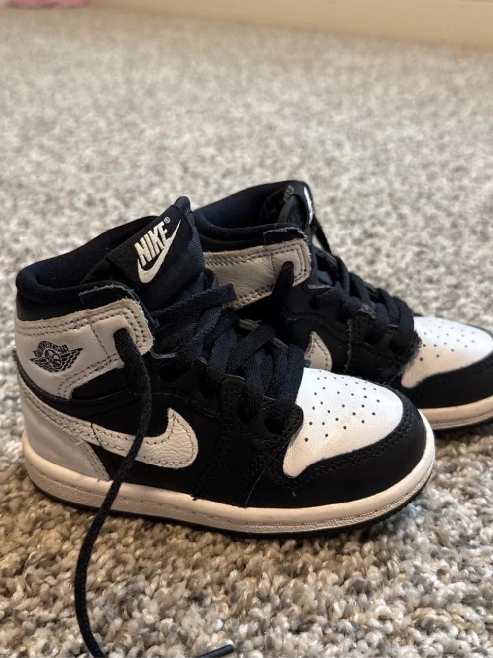 Nike Kids Black/White High-Top Sneakers 7C